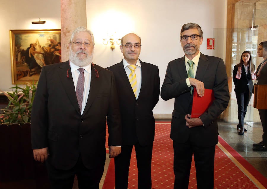 Los premiados, los patronos, los invitados a la ceremonia en el ámbito político, económico o social han pasado por el hotel ovetense durante esta jornada compartiendo charlas.