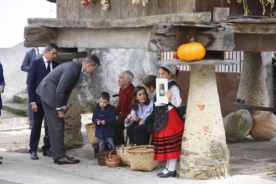 Los reyes don Felipe y doña Letizia, en Moal. 