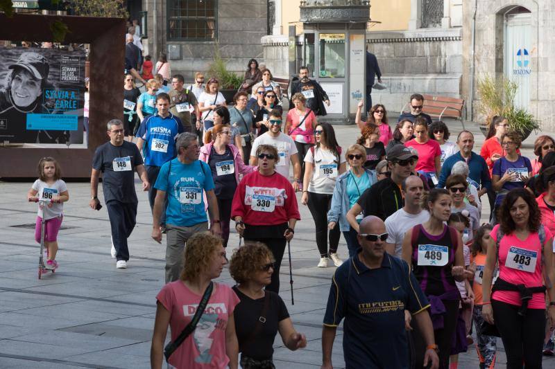 Fotos: ¿Estuviste en la Marcha Solidaria de LA VOZ DE AVILÉS? ¡Búscate!