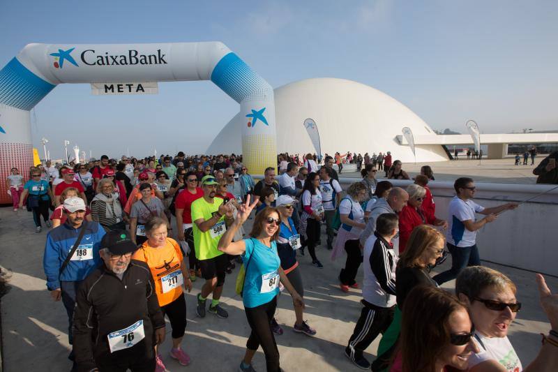 Fotos: ¿Estuviste en la Marcha Solidaria de LA VOZ DE AVILÉS? ¡Búscate!