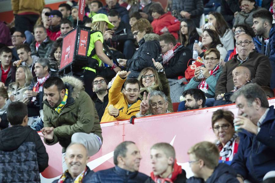 Fotos: ¿Estuviste en el Sporting - Córdoba? ¡Búscate! (1)