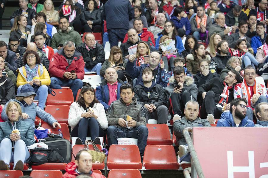 Fotos: ¿Estuviste en el Sporting - Córdoba? ¡Búscate! (1)