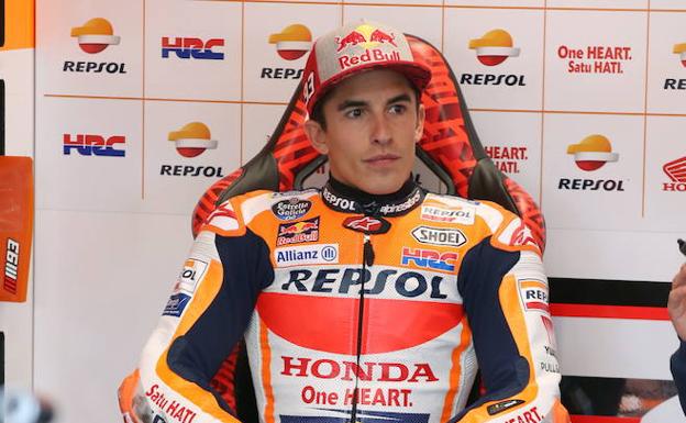 Marc Márquez, en el box de Honda. 