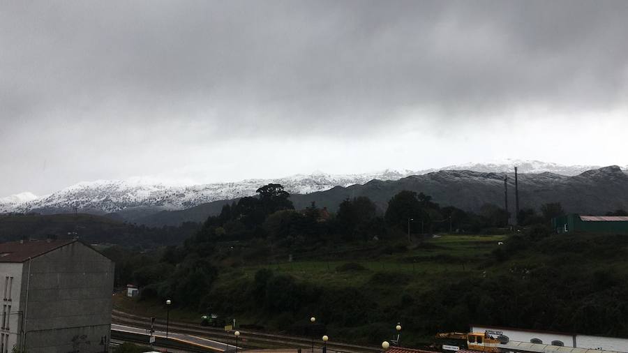 Los concejos del oriente asturiano llucen un manto blanco