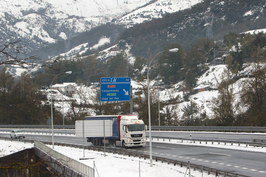 En líneas generales, la semana vendrá protagonizada por más inestabilidad hacia el oeste y menos probabilidad de lluvias hacia el oriente. Las temperaturas serán más altas y la cota de nieve será superior a los 1200/1400 metros