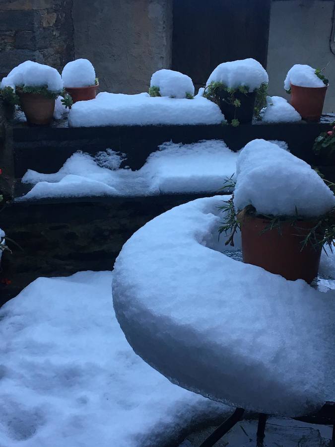 En líneas generales, la semana vendrá protagonizada por más inestabilidad hacia el oeste y menos probabilidad de lluvias hacia el oriente. Las temperaturas serán más altas y la cota de nieve será superior a los 1200/1400 metros
