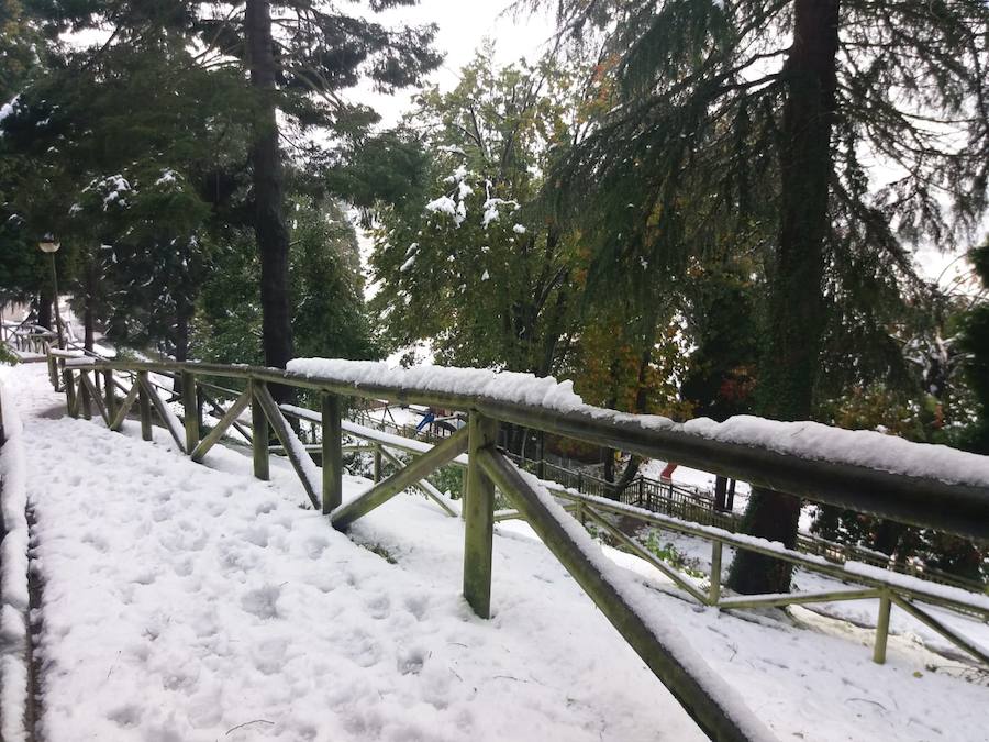 En líneas generales, la semana vendrá protagonizada por más inestabilidad hacia el oeste y menos probabilidad de lluvias hacia el oriente. Las temperaturas serán más altas y la cota de nieve será superior a los 1200/1400 metros