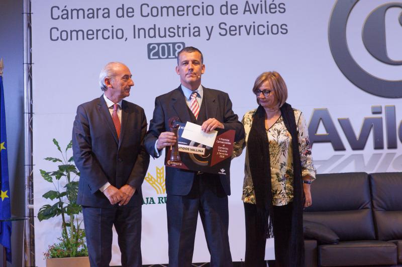 La Cámara de Comercio entrega sus premios anuales a Embutidos Vallina, Quesos La Peral y el Real Balneario de Salinas.