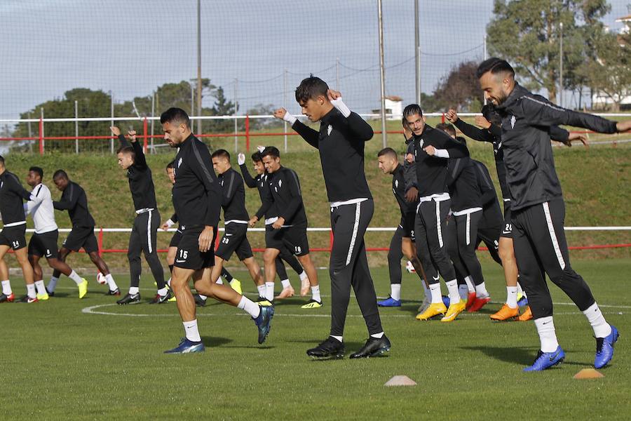 El equipo rojiblanco se prepara para el partido de la Copa del Rey ante el Eibar