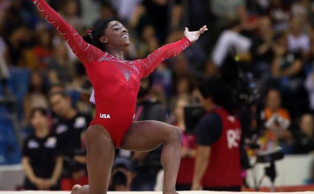 Simone Biles, en una de las pruebas disputadas en Doha