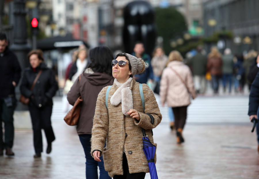 Según los datos de la Agencia Estatal de Meteorología (Aemet), las fuertes precipitaciones han dejado 37 litros por metro cuadrado, una cifra solo superada por las registradas en Segovia y Ávila. 