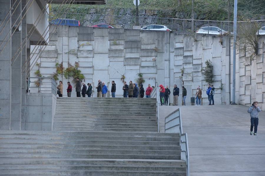Los abonados del Real Oviedo tendrán acceso gratuíto y podrán retirar una entrada de acompañante a un precio de 40 euros