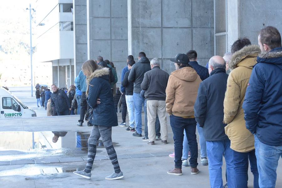 Los abonados del Real Oviedo tendrán acceso gratuíto y podrán retirar una entrada de acompañante a un precio de 40 euros
