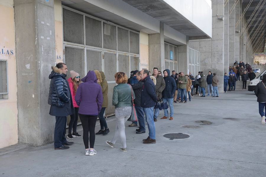 Los abonados del Real Oviedo tendrán acceso gratuíto y podrán retirar una entrada de acompañante a un precio de 40 euros