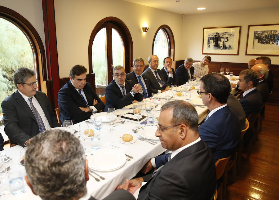 Margaritis Schinas pidió un mayor reconocimiento de los logros de la Unión en un encuentro de EL COMERCIO.