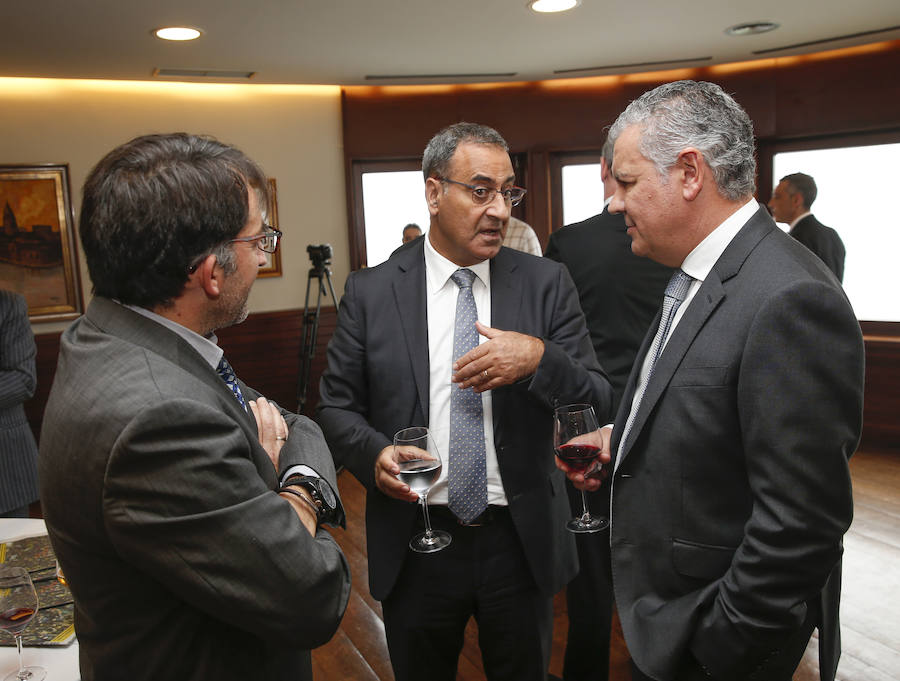 Margaritis Schinas pidió un mayor reconocimiento de los logros de la Unión en un encuentro de EL COMERCIO.