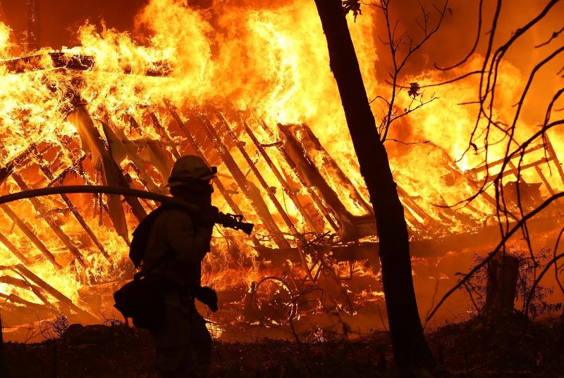 El condado de Buttle es hasta ahora el más afectado, con Camp Fire arrasando con 280 kilómetros cuadrados. Al menos cinco personas han perdido la vida al verse atrapadas por las llamas