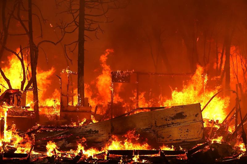 El condado de Buttle es hasta ahora el más afectado, con Camp Fire arrasando con 280 kilómetros cuadrados. Al menos cinco personas han perdido la vida al verse atrapadas por las llamas