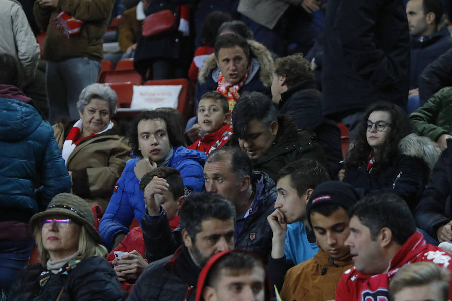 Fotos: ¿Estuviste en el Sporting 2-2 Málaga? ¡Búscate!