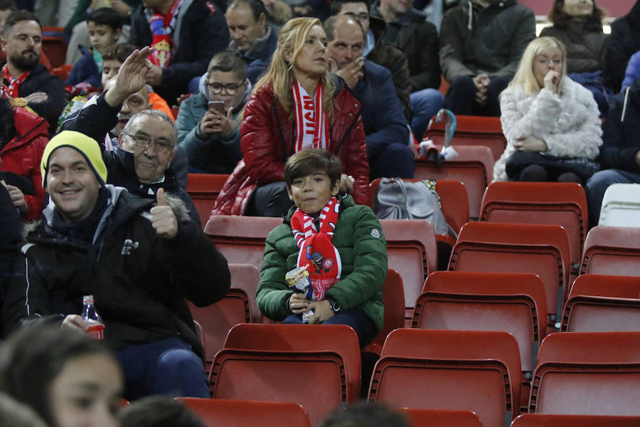 Fotos: ¿Estuviste en el Sporting 2-2 Málaga? ¡Búscate!