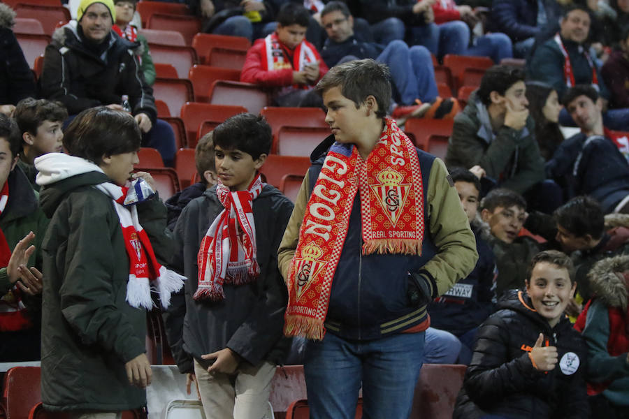 Fotos: ¿Estuviste en el Sporting 2-2 Málaga? ¡Búscate!