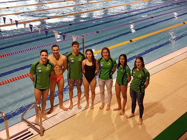 Algunos de los nadadores olayistas que participarán en el Nacional. 