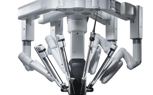 El Centro Médico espera operar con el robot Da Vinci antes de abril