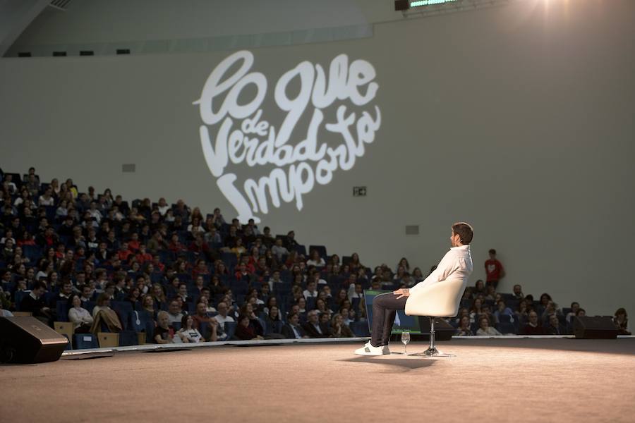 Entre los invitados se encontraban Melendi,  Pedro Aguado, Lary León y Fon de Luján. 