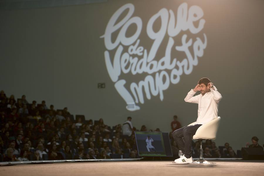 Entre los invitados se encontraban Melendi,  Pedro Aguado, Lary León y Fon de Luján. 