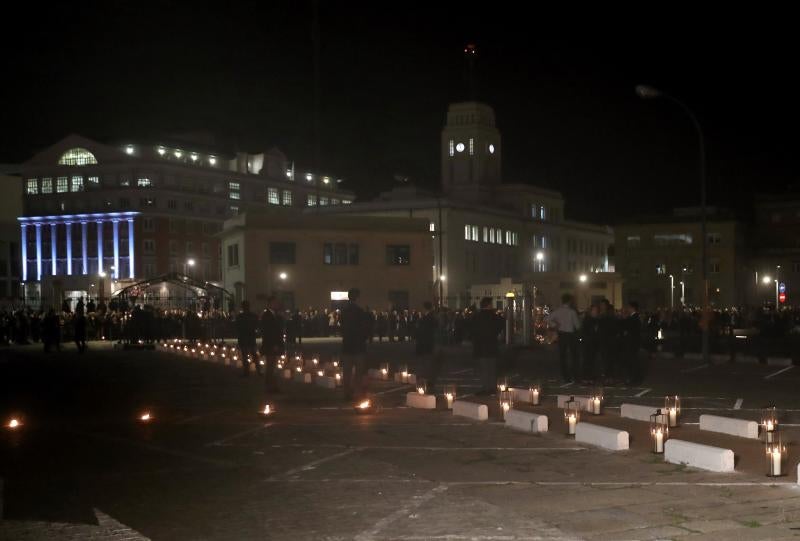 Marta Ortega y Carlos Torretta ya son marido y mujer. Se han casado en una ceremonia íntima, con apenas medio centenar de invitados, un día antes a la gran celebración de este sábado. Entre los invitados, que han disfrutado de un cóctel en el Real Club Náutico de A Coruña, se encuentran la amazona Athina Onassis, la arquitecta Elsa Urquijo y los modelos Jon Cortajarena y Eugenia Silva.