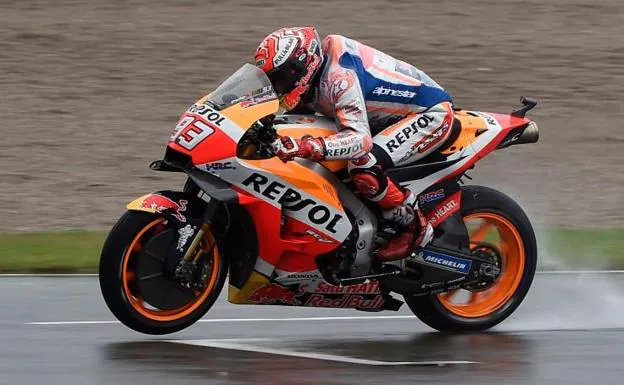 Marc Márquez, durante una sesión de entrenaimentos libres en Valencia.