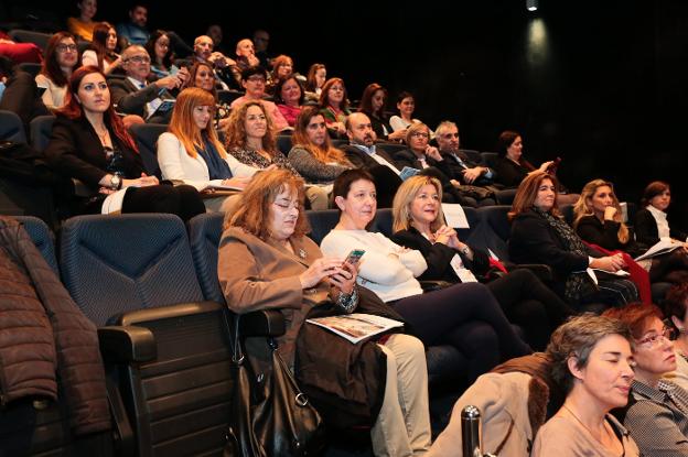 Asistentes a la jornada celebrada en el Acuario. 