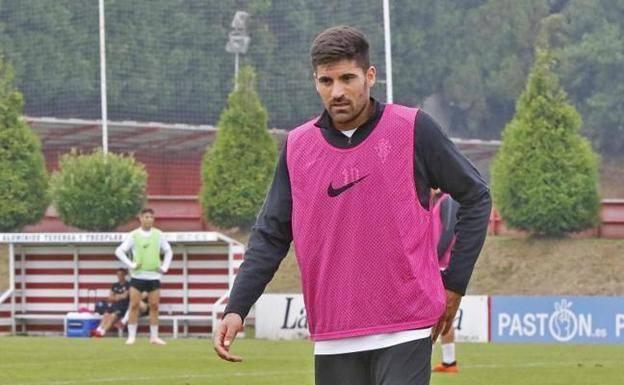 Derbi Oviedo-Sporting: Carmona: «Hemos regalado la primera parte»