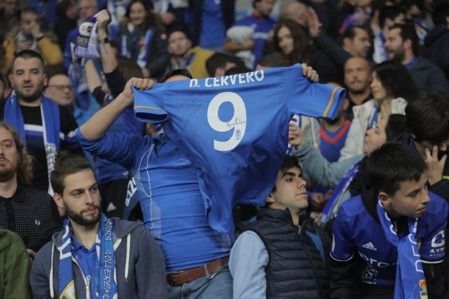 La afición del Real Oviedo explotó de alegría en el Tartiere ante el triunfo de su equipo.