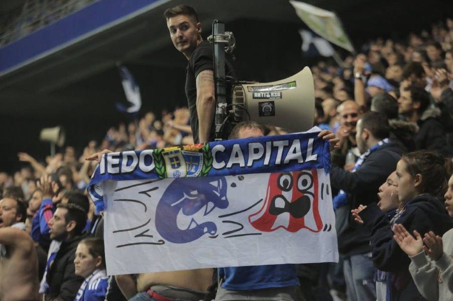 La afición del Real Oviedo explotó de alegría en el Tartiere ante el triunfo de su equipo.