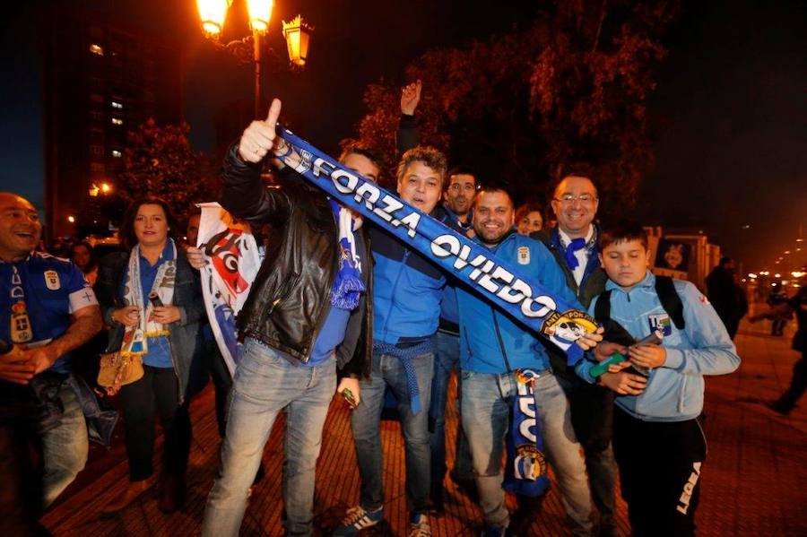 La afición del Real Oviedo explotó de alegría en el Tartiere ante el triunfo de su equipo.