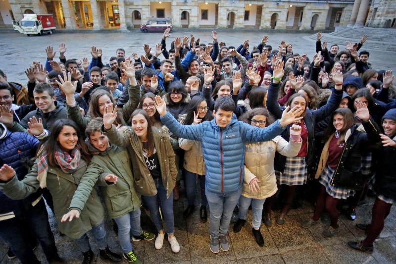 Las salas de La Laboral, el Jovellanos y Gijón-Sur reservadas para el 56 Festival de Cine de Gijón se abren para una nueva edición de Enfants Terribles, las sesiones escolares del certamen patrocinadas por EL COMERCIO. Este 2018, un total de 15.433 alumnos de 142 colegios de Asturias, Galicia, Cantabria y Castilla y León disfrutarán del cine en la ciudad. 