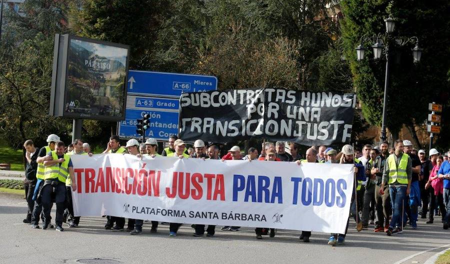 La 'marcha negra', que el domingo partió de El Bierzo (León), han llegado a la capital asturiana tras 153,5 kilómetros recorridos por una transición energética justa.