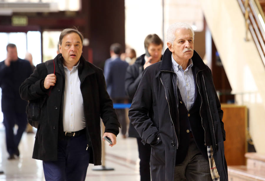 El presidente de Fade, Belarmino Feito, ha presentado, ante un repleto Auditorio de Oviedo, '22 Acciones Ineludibles' para que la región «deje de estar a la cola» de España