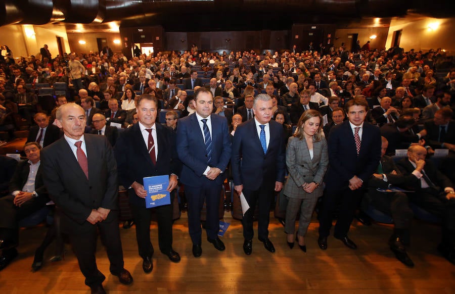 El presidente de Fade, Belarmino Feito, ha presentado, ante un repleto Auditorio de Oviedo, '22 Acciones Ineludibles' para que la región «deje de estar a la cola» de España