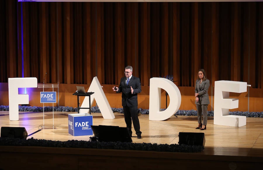 El presidente de Fade, Belarmino Feito, ha presentado, ante un repleto Auditorio de Oviedo, '22 Acciones Ineludibles' para que la región «deje de estar a la cola» de España