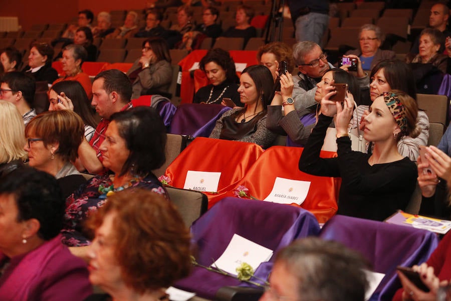 El auditorio José Barrera acogió el acto institucional con motivo del Día Internacional contra la Violencia de Género