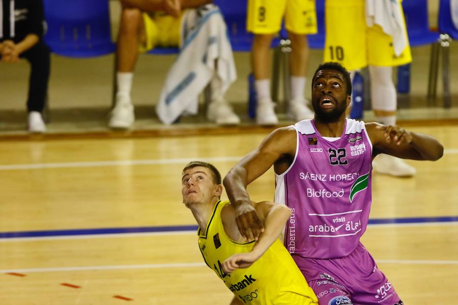 Fotos: Araberri 74 - 72 Liberbank Oviedo, en imágenes