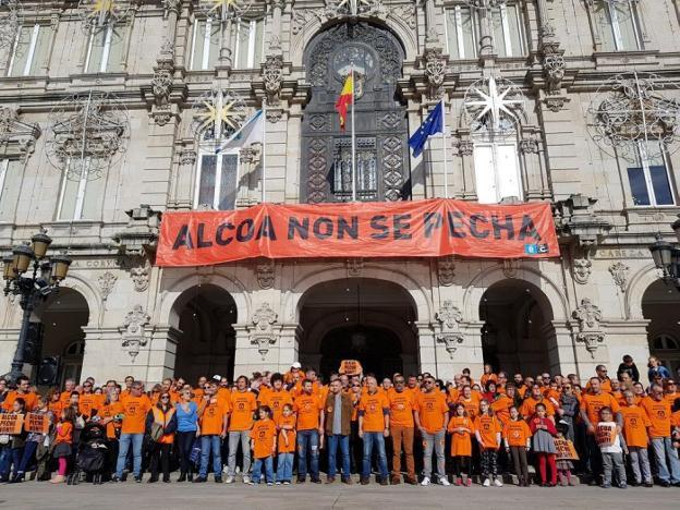 Los trabajadores de la planta de La Coruña se manifestaron el pasado sábado en la plaza María Pita. 