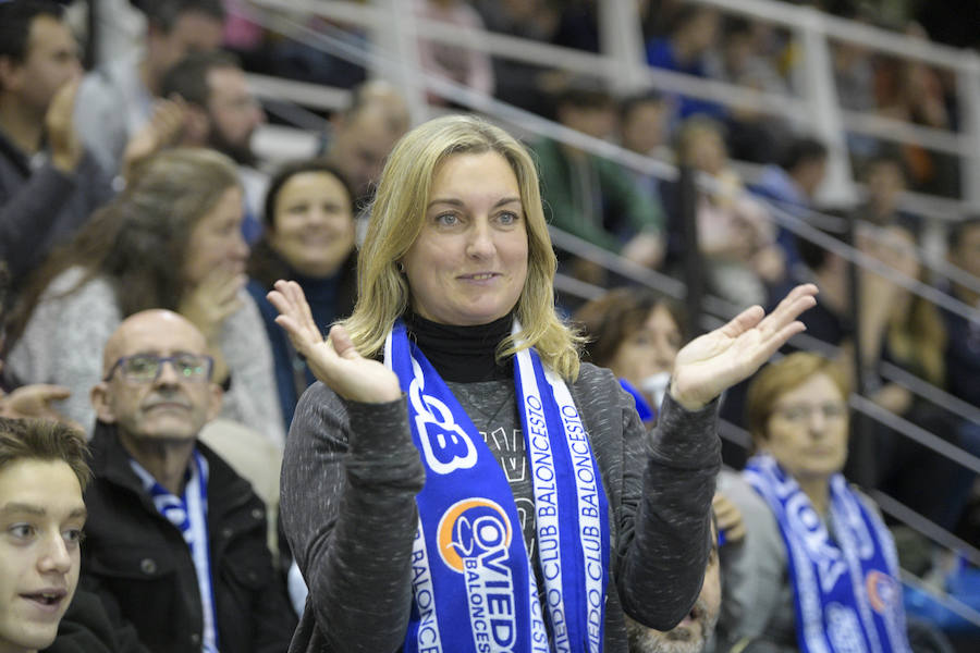 El conjunto ovetense logra su segunda victoria en Pumarín en una tarde marcada por los mensajes de apoyo al recién lesionado Fran Cárdenas