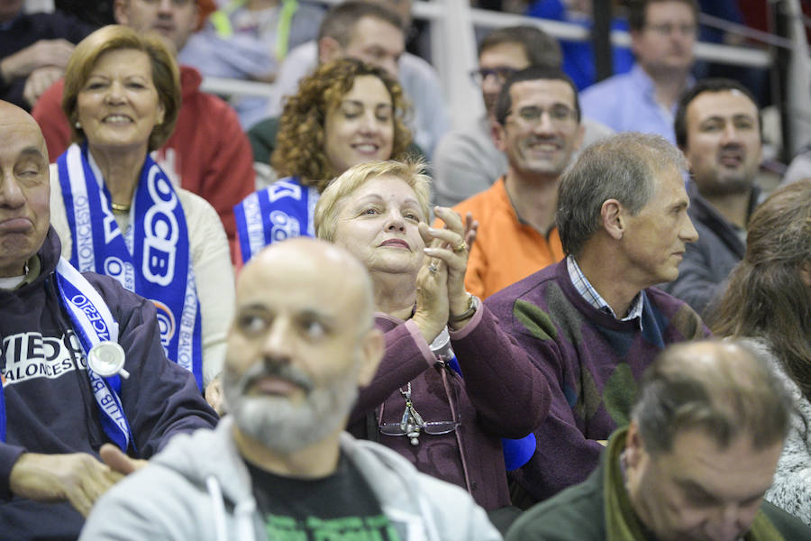 El conjunto ovetense logra su segunda victoria en Pumarín en una tarde marcada por los mensajes de apoyo al recién lesionado Fran Cárdenas