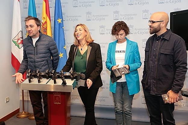 Iván Arboleya, Teresa Sánchez, Montserrat López y Miguel Ángel Martín presentaron el programa de la Banda de Música. 
