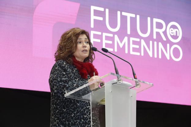 Esther Fernández, fiscal superior de Asturias, durante su intervención en 'Futuro en Femenino'. :: JORGE PETEIRO