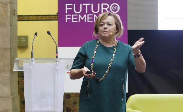 Rosa Menéndez, presidenta del CSIC, abrió el turno de ponencias. :: JORGE PETEIRO