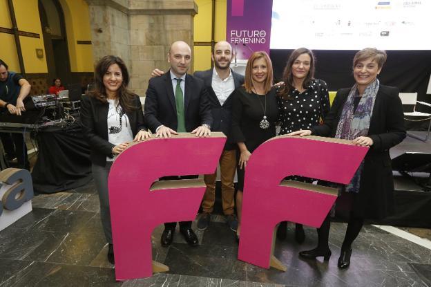 Sara Gallego, Diego Oliveira, Luis Javier Martínez, Elena Reales, Natalia Macías y Mónica Yugueros. 